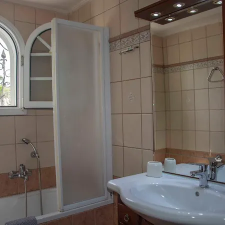 Emmy Vila Paleokastritsa